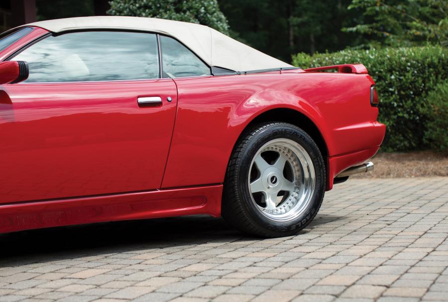 Детали экстерьера Aston Martin Virage Volante 1993 года  (NA) (фото 58 из 63)